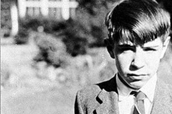 Stephen Hawking - cau be me che tao hinh anh