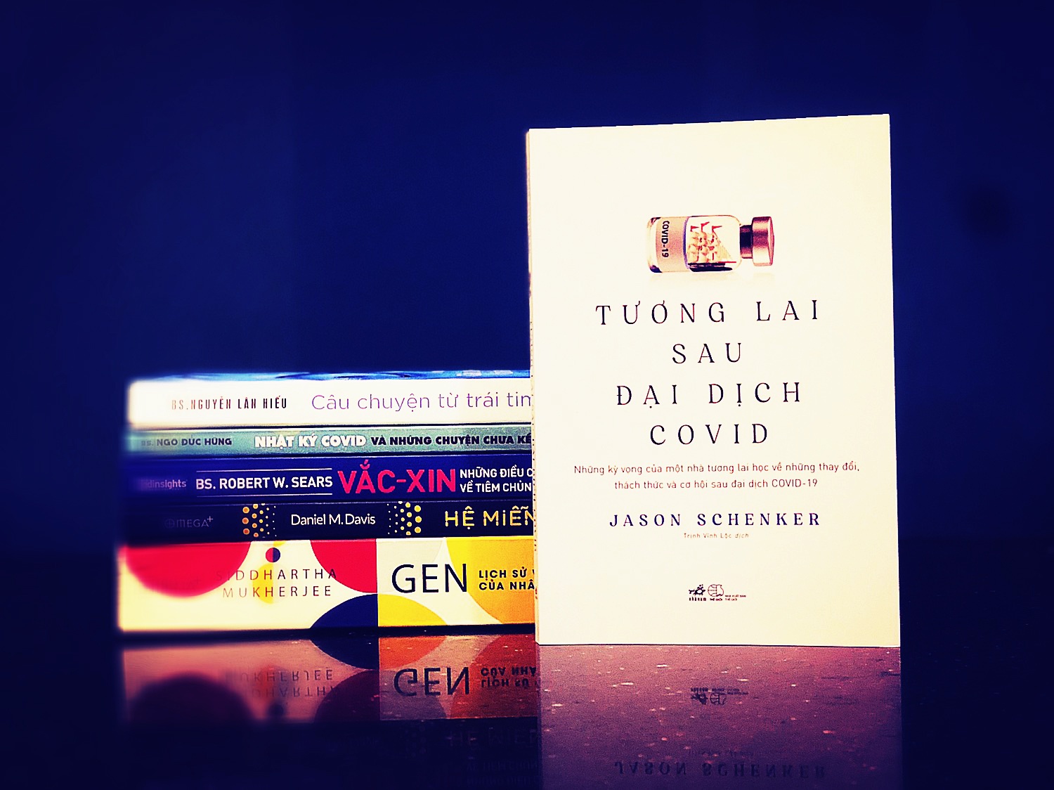 Sach giup cham soc suc khoe cho nguoi dan mua gian cach hinh anh