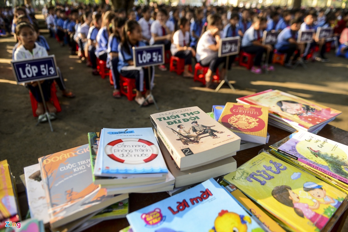 Sach ho tro hoc sinh tieu hoc anh 3