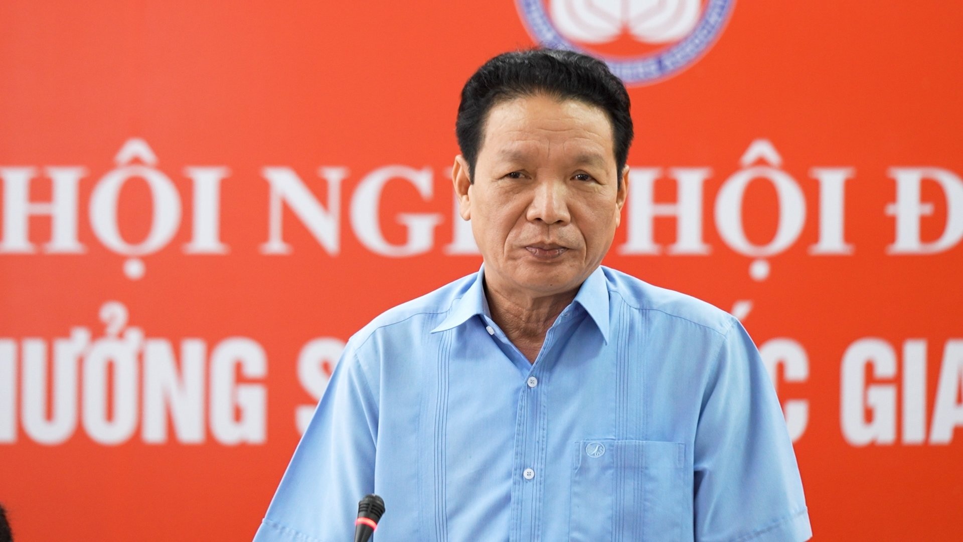 Hoi dong Giai thuong Sach quoc gia anh 1