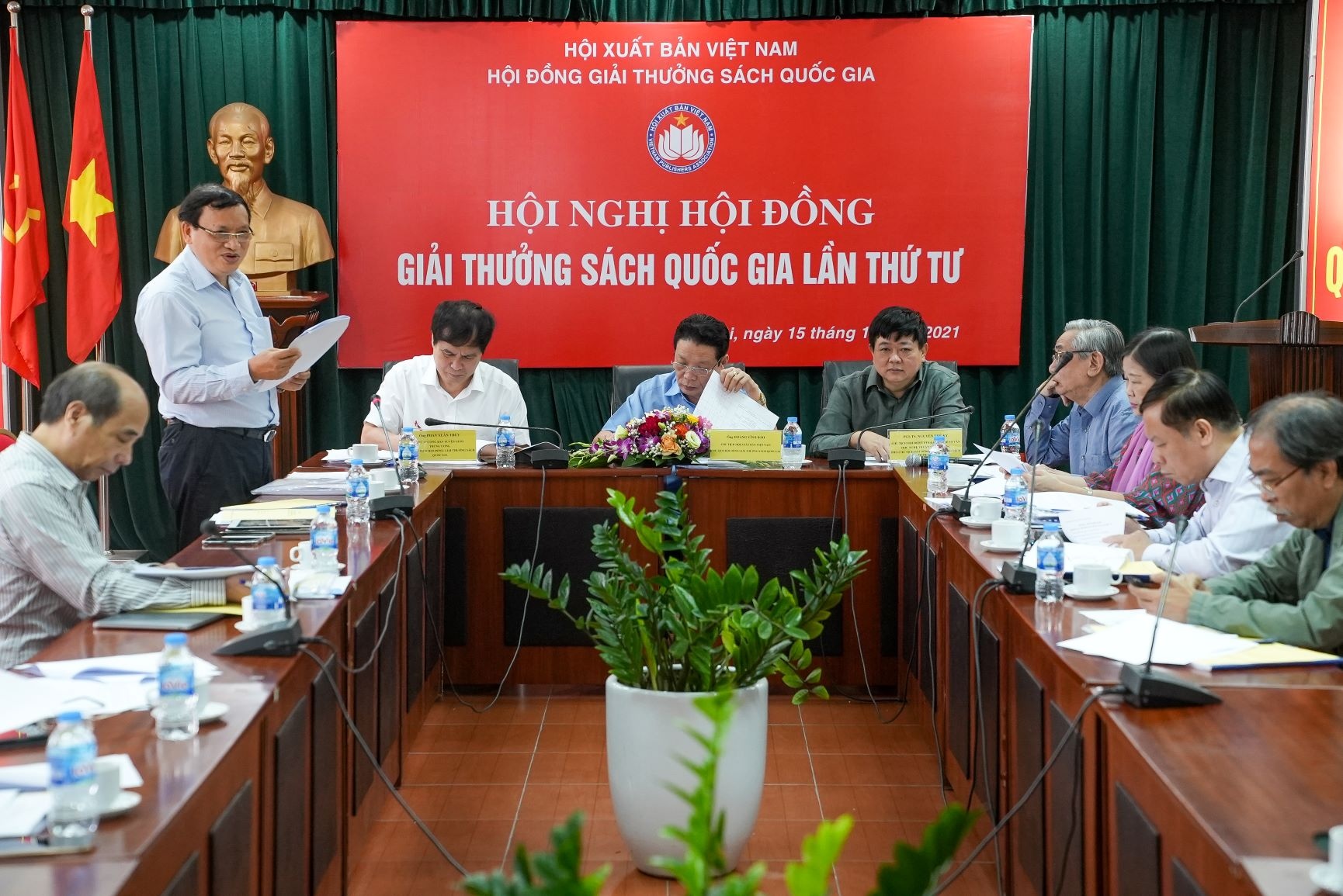 Hoi dong Giai thuong Sach quoc gia anh 2