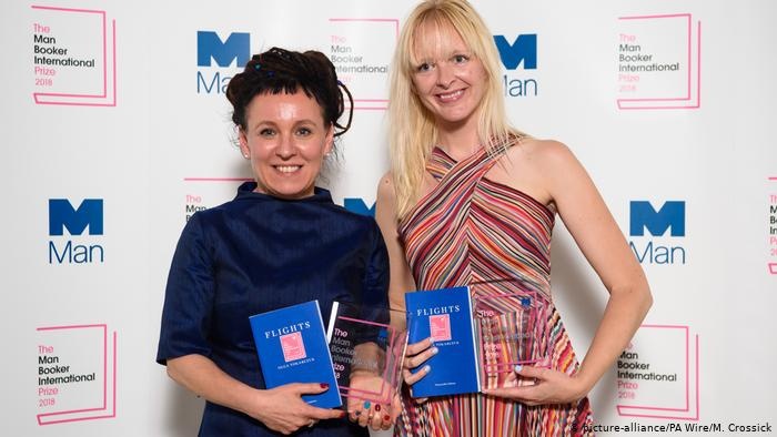 Cac dich gia yeu cau duoc ghi ten tren bia sach  hinh anh