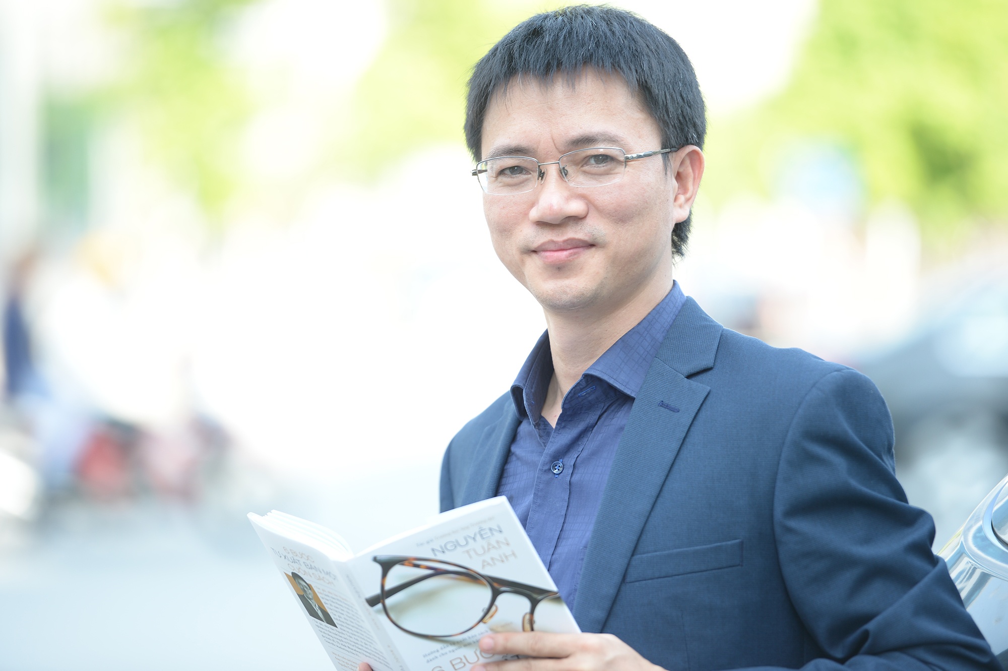 Nhu cau tu xuat ban sach ngay cang lon hinh anh