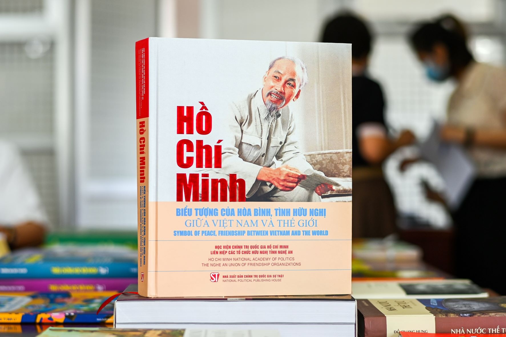 Sach doat Giai thuong Sach quoc gia anh 4