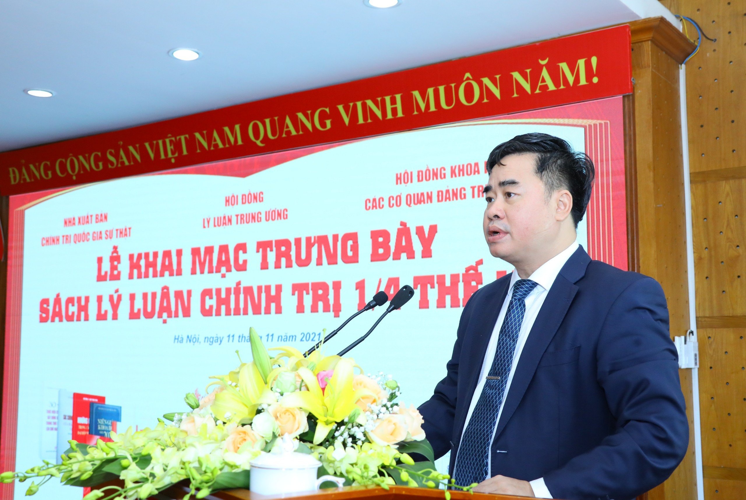 Sach ly luan chinh tri anh 2