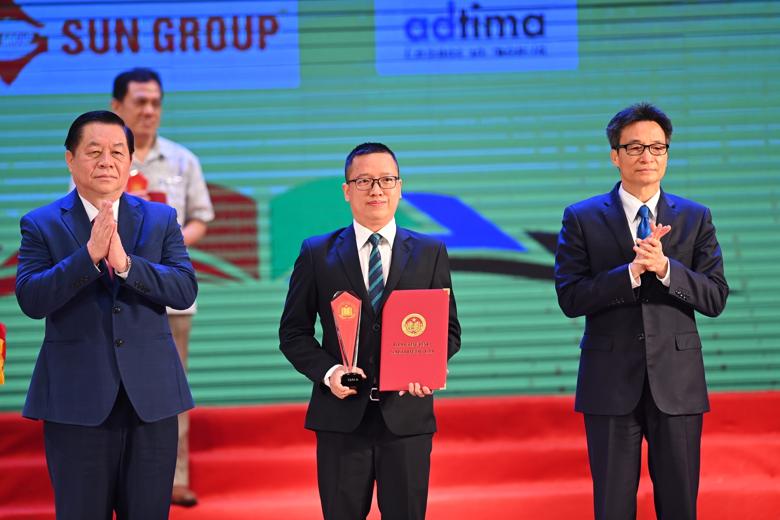 Trao Giai thuong Sach quoc gia cho 24 tac pham xuat sac hinh anh