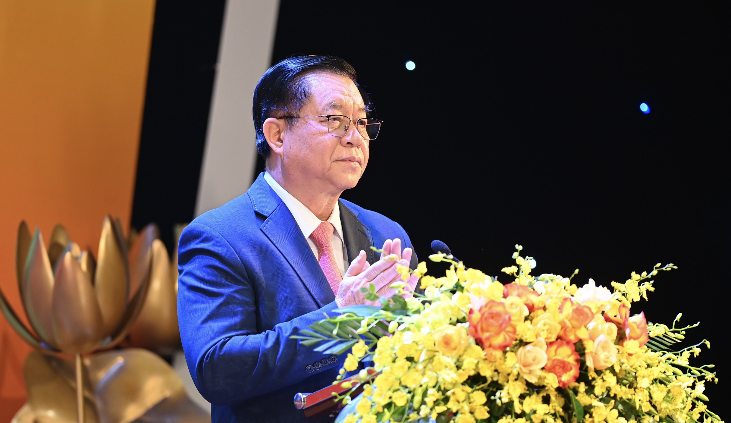 Le trao giai thuong Sach quoc gia anh 1