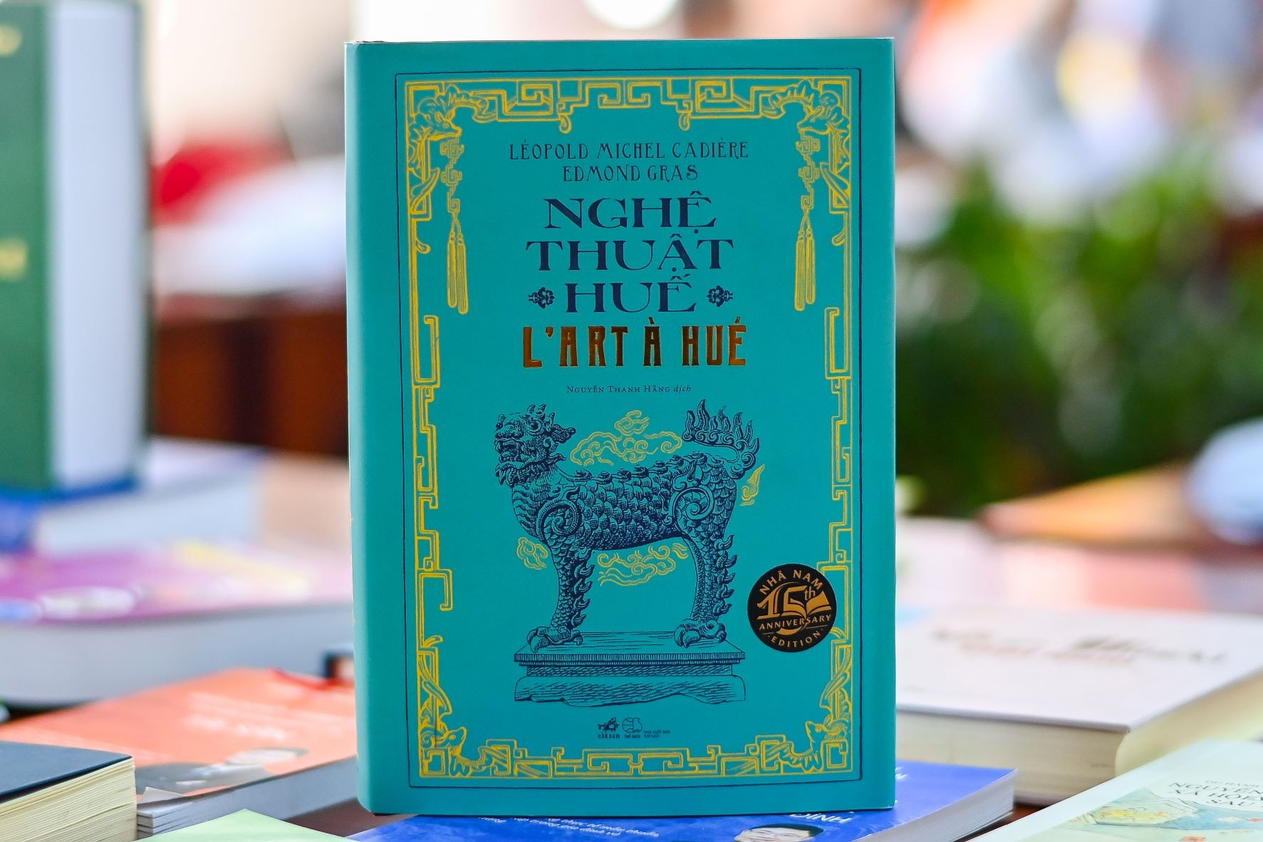 Cu hich dua sach toi cong dong hinh anh