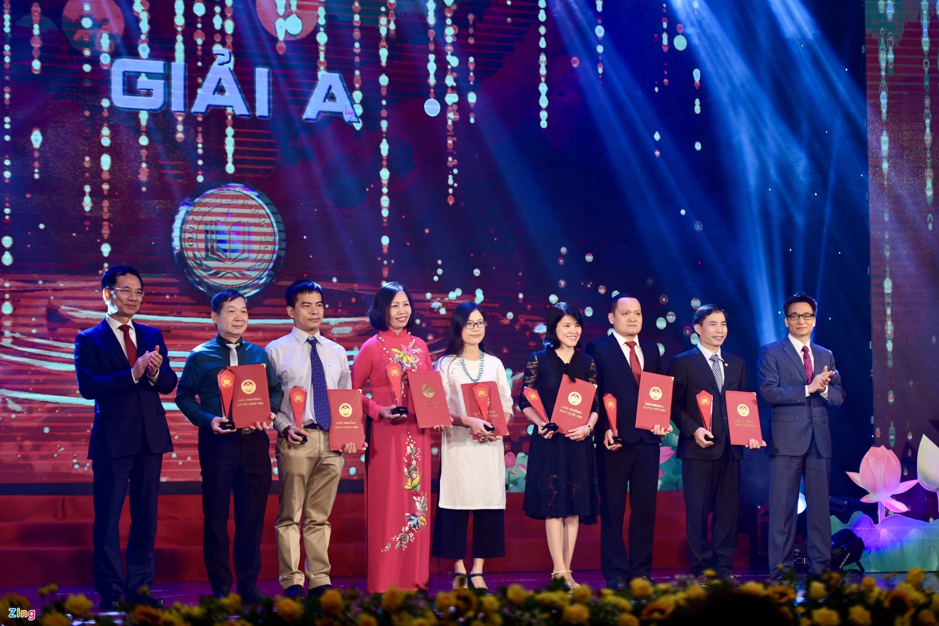 Xuat ban phat trien van hoa anh 2