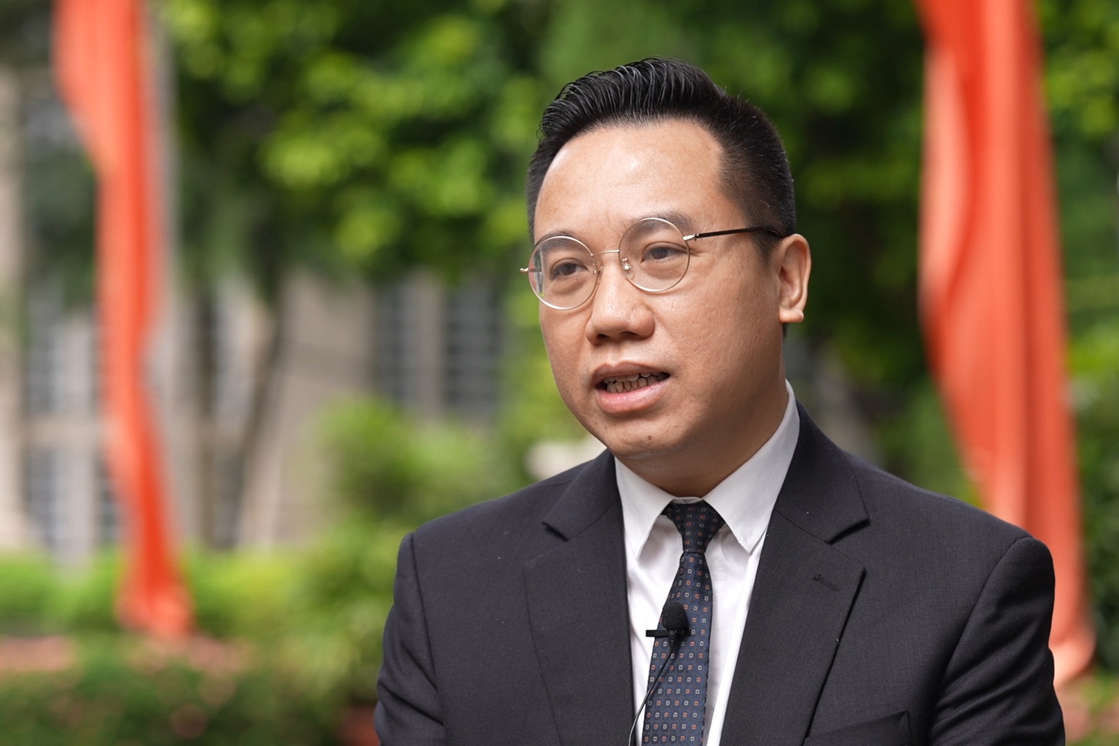 Sach gop phan phat huy tri tue, pham chat con nguoi Viet Nam hinh anh