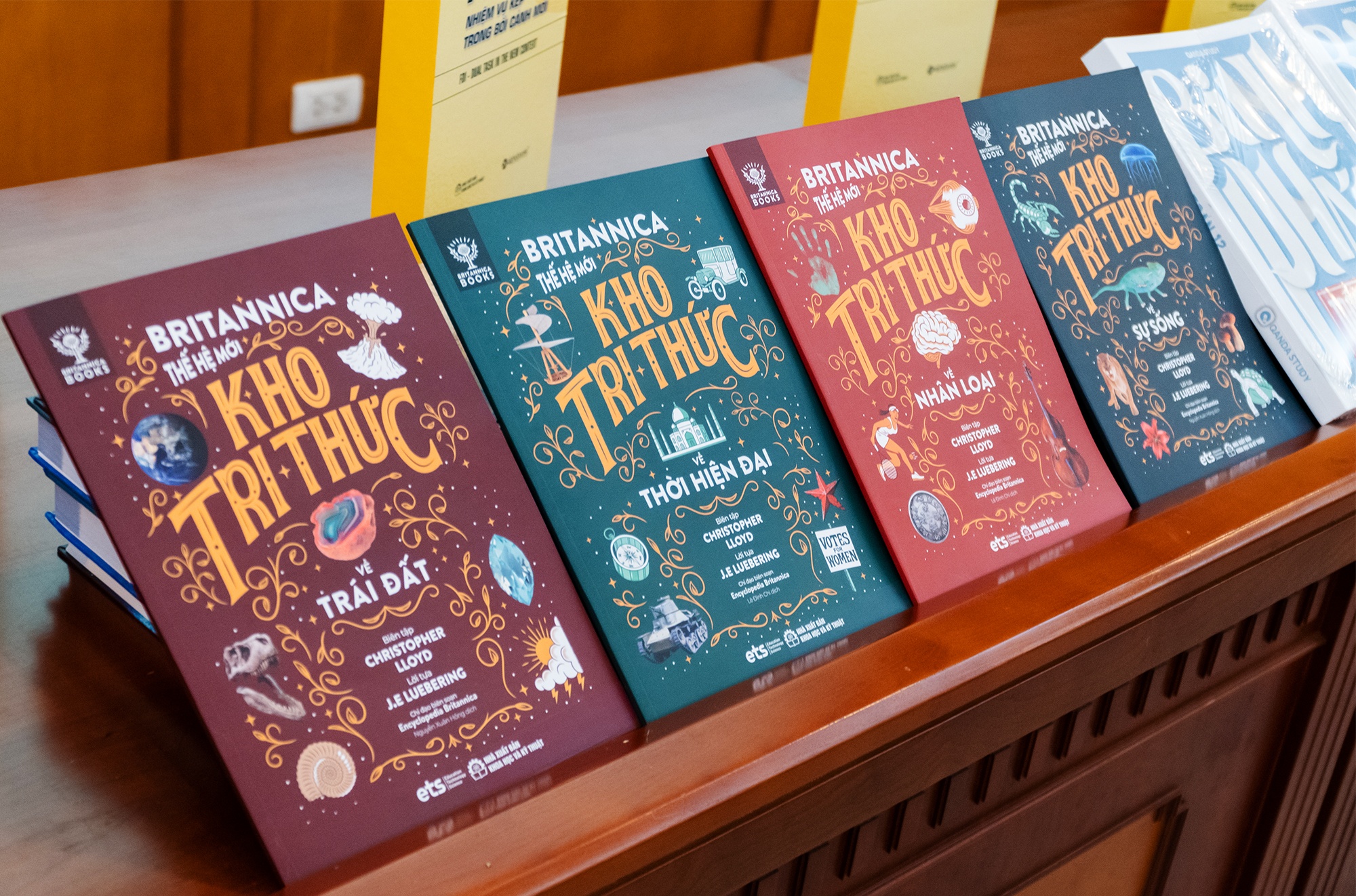 Thuc day xuat ban sach khoa hoc, cong nghe hinh anh