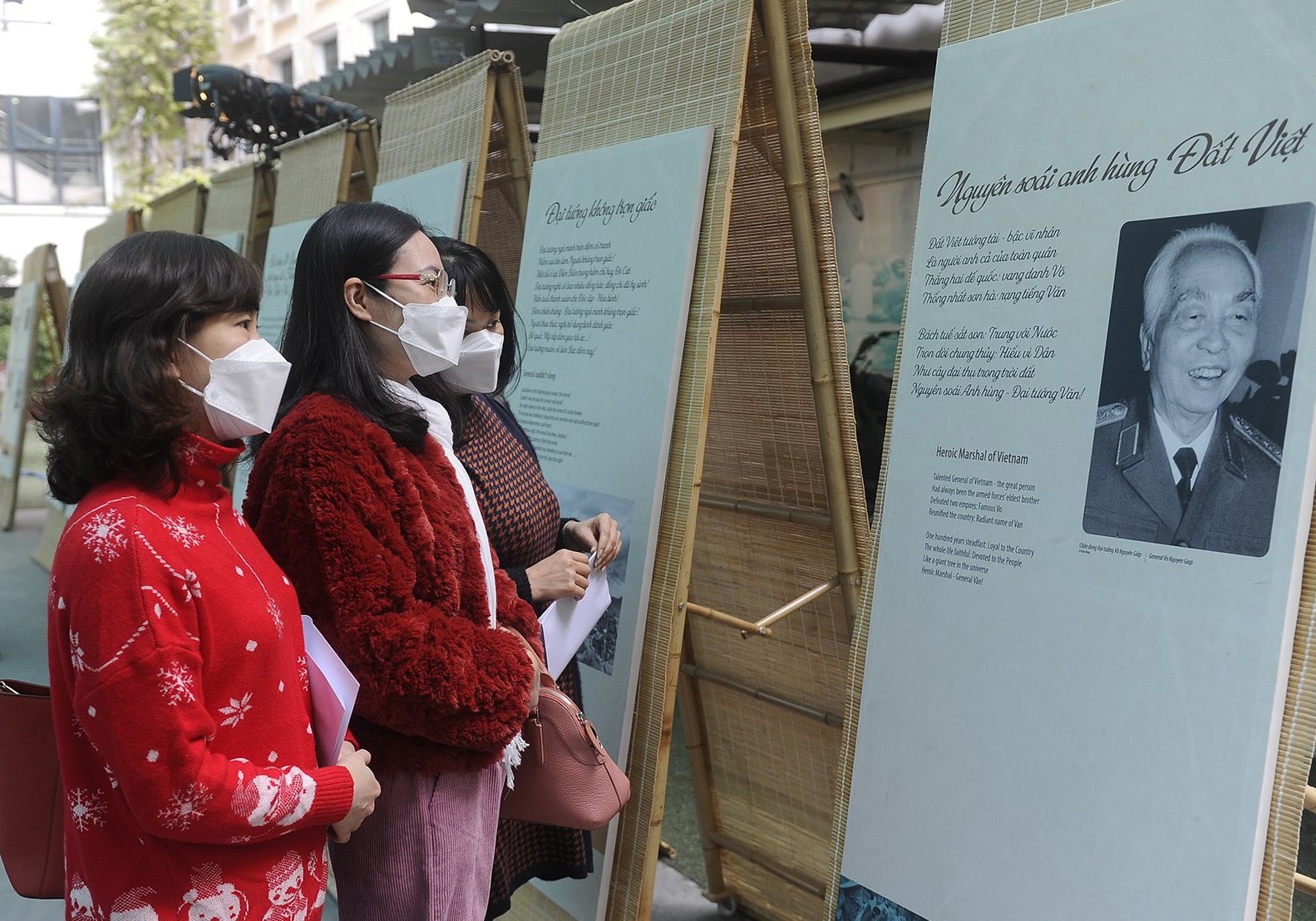 Trien lam tho ve Dai tuong Vo Nguyen Giap hinh anh