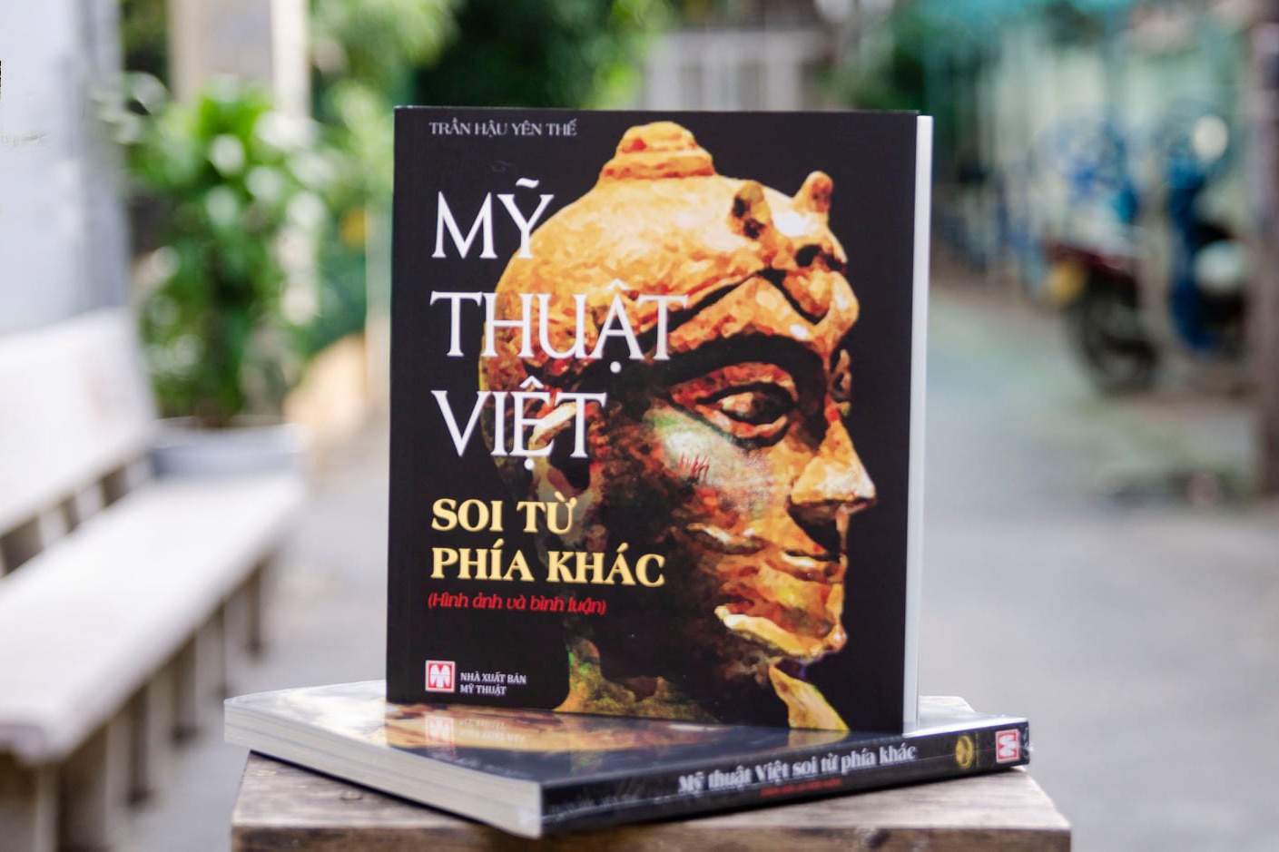 Sach nghien cuu noi bat anh 1