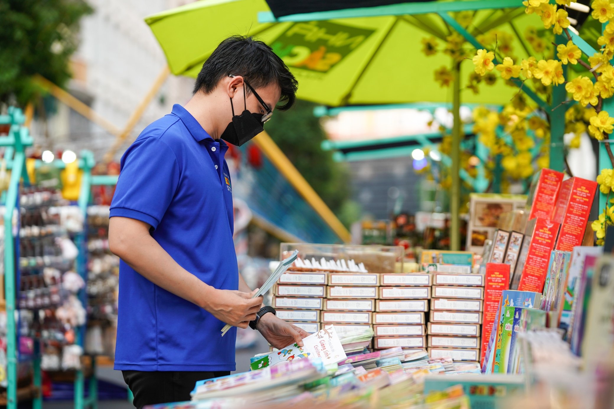 Duong sach xuyen Tet anh 3