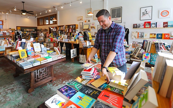 Tin hieu tich cuc tu xuat ban the gioi hinh anh