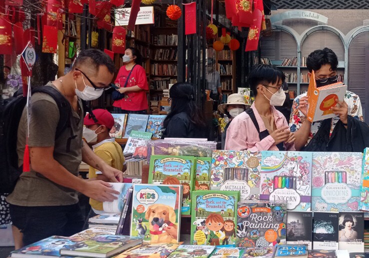 Duong sach TP.HCM dat doanh thu 1,5 ty dong sau 9 ngay dip Tet hinh anh