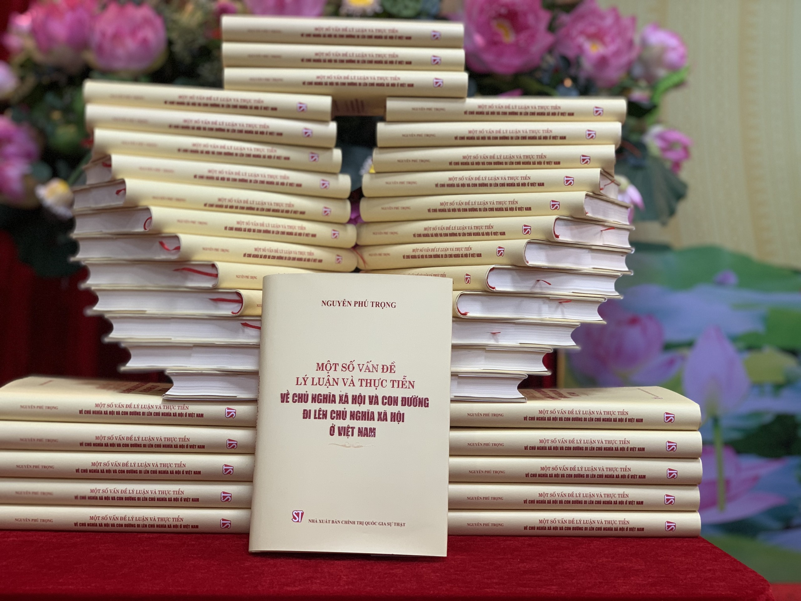 Sach cua Tong bi thu anh 1