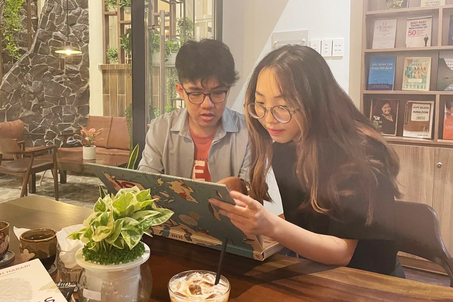 Phat trien van hoa doc qua mo hinh thu vien mien phi hinh anh