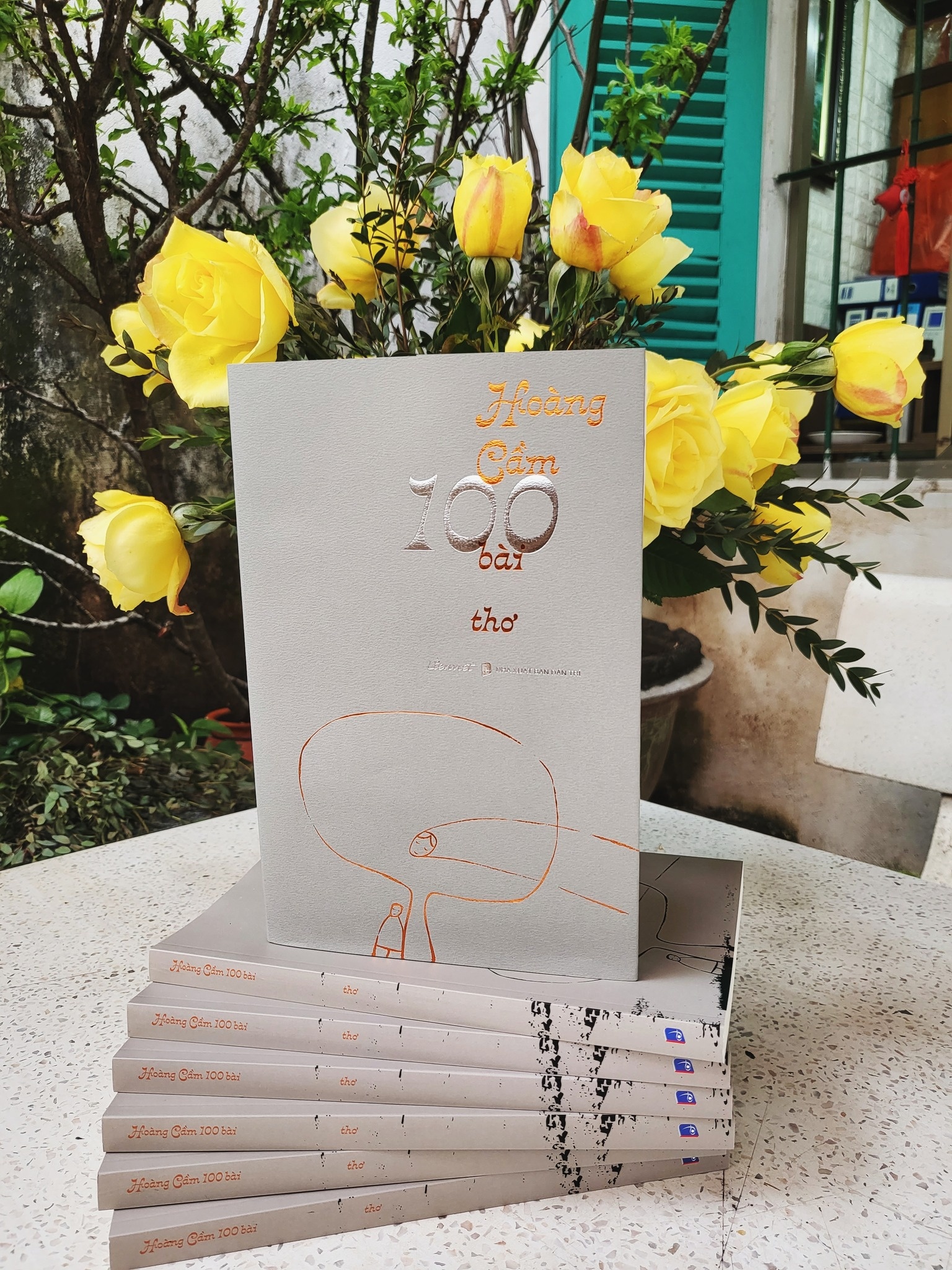 100 nam sinh Hoang Cam anh 1