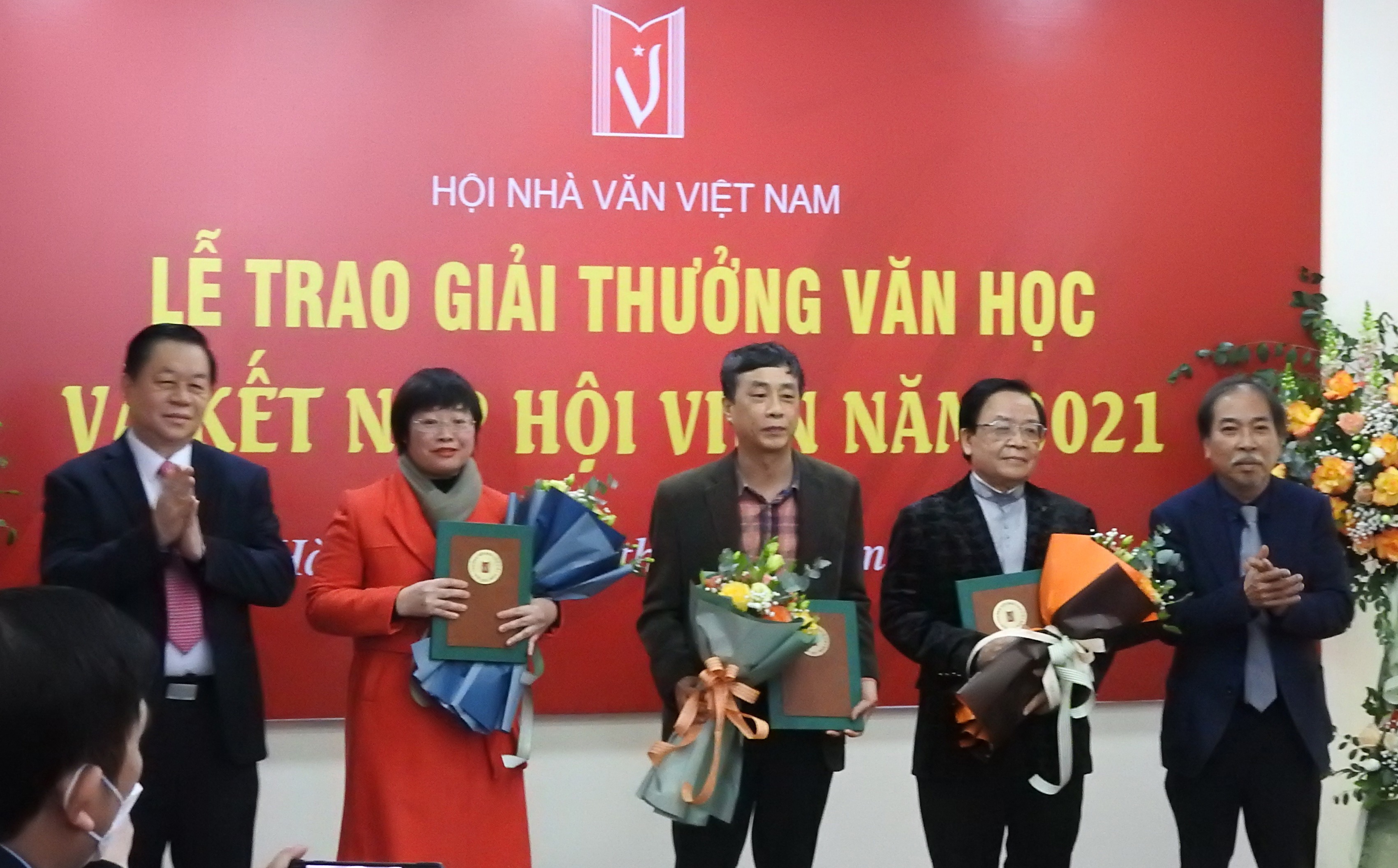 Giai thuong Hoi Nha van anh 3