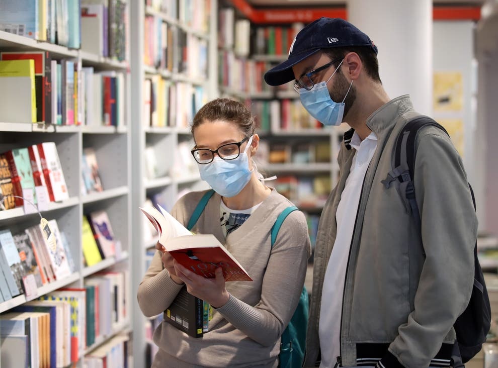 Goc nhin lac quan cua cac nha xuat ban vua va nho o My hinh anh