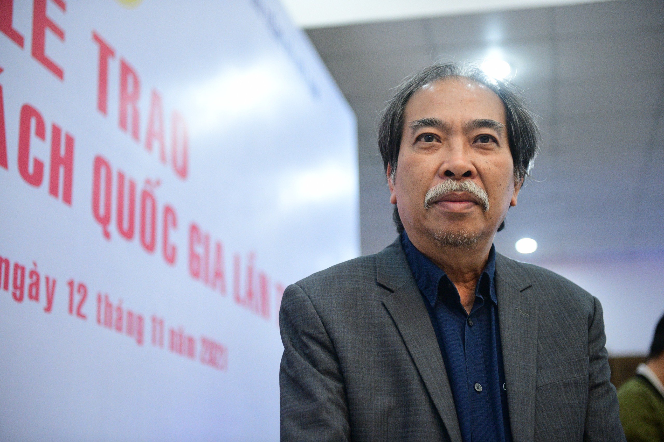 Uy ban Nobel muon tim kiem gia tri van chuong Viet hinh anh