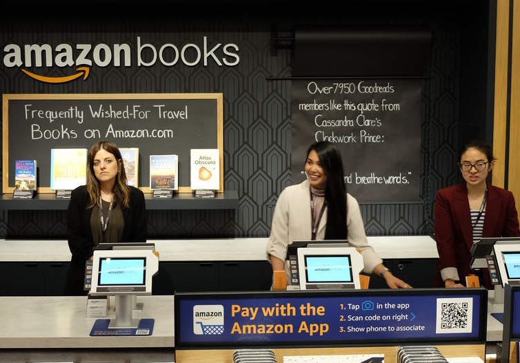 Amazon se dong cua nha sach o My va Anh hinh anh