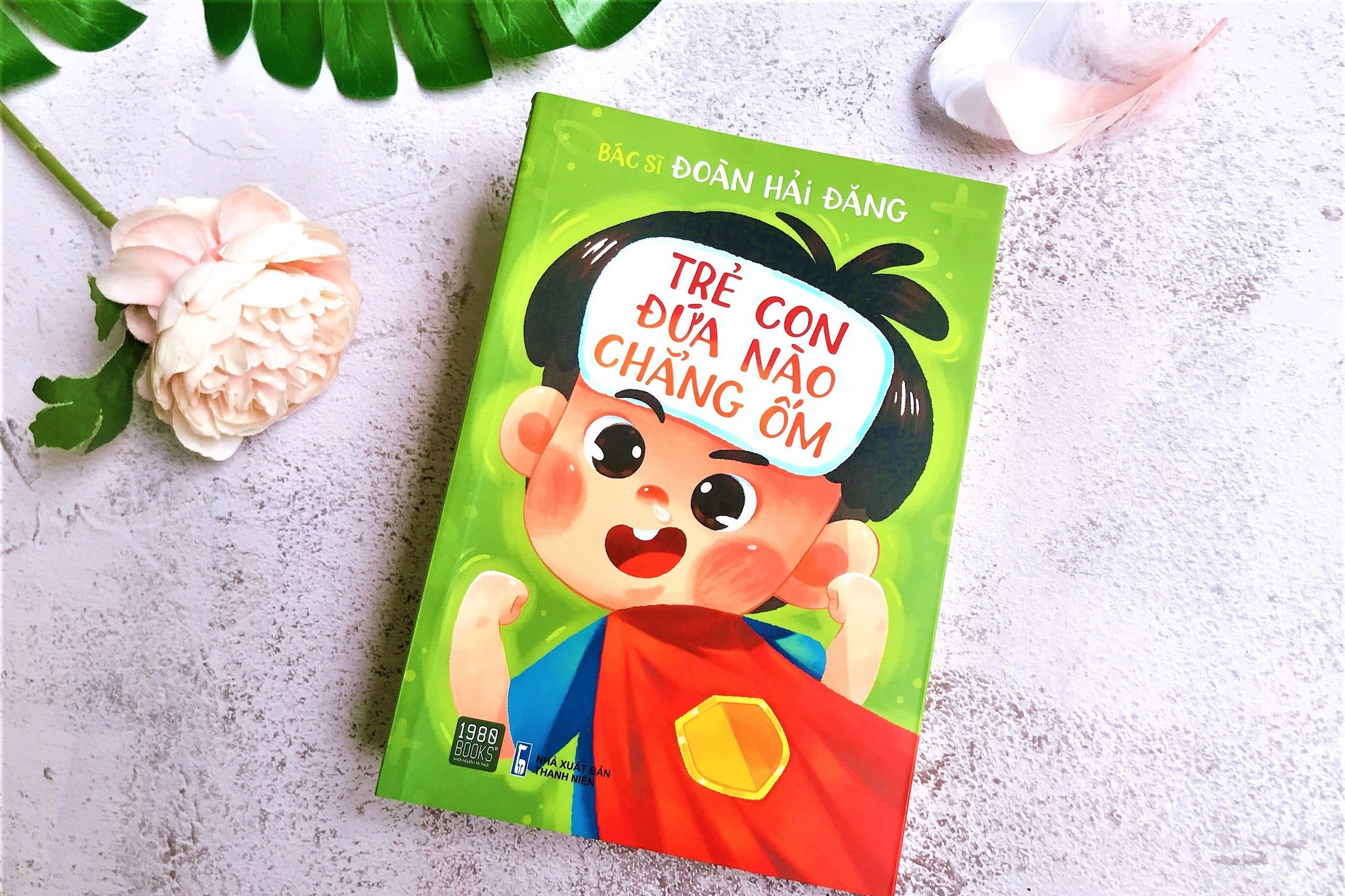 Cam nang cham soc suc khoe cho tre hinh anh