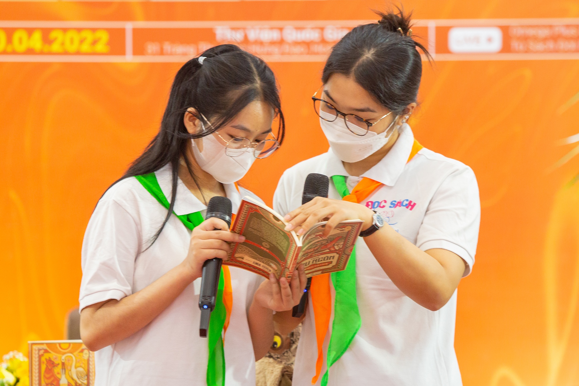 Dan dat tre vao the gioi truyen co hinh anh