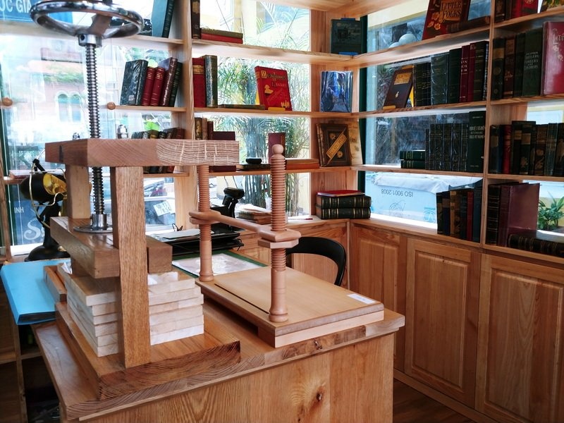 Phục chế sách ảnh 5 Phuc che sach anh 5