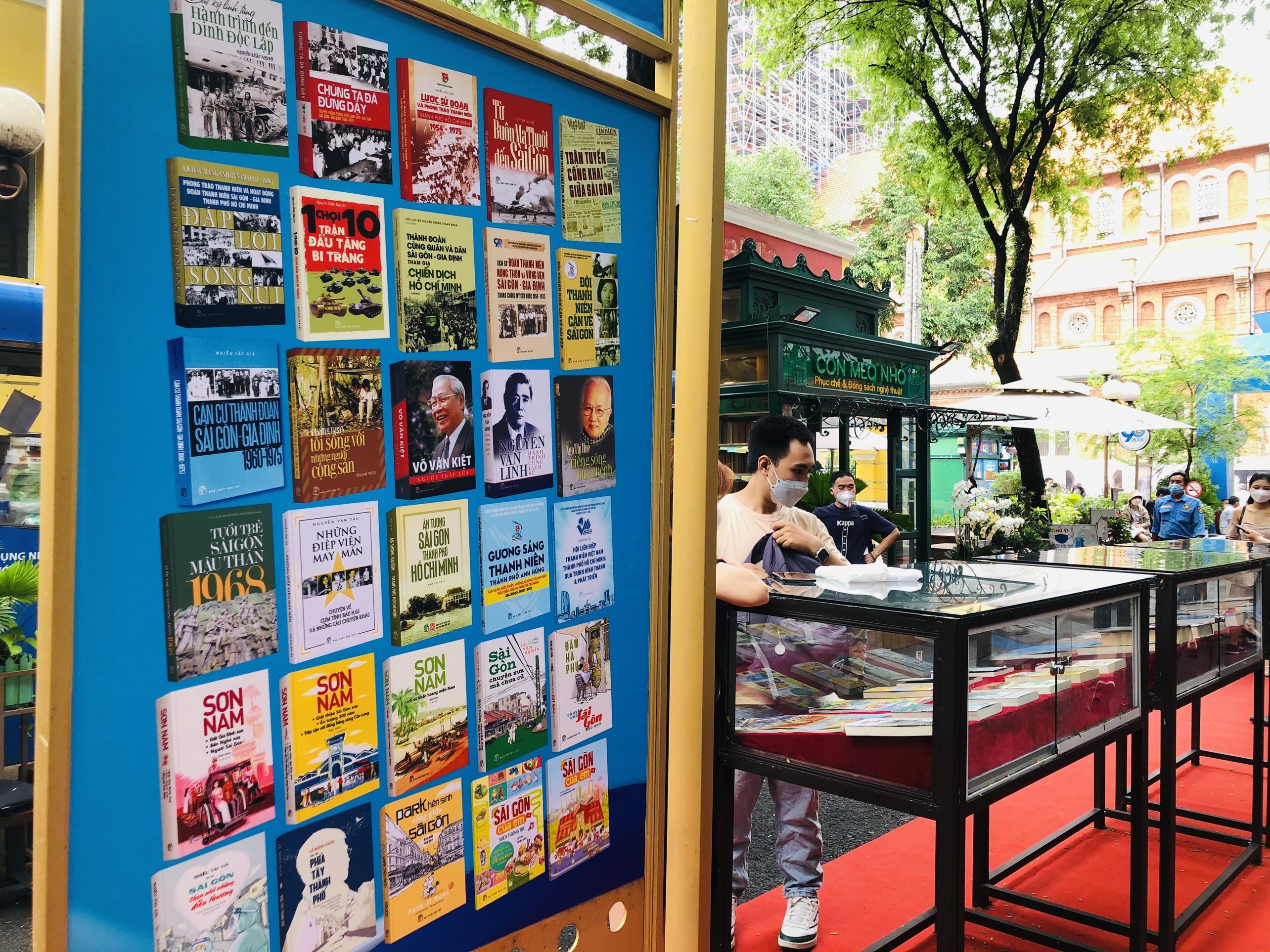 Duong sach TP.HCM anh 4