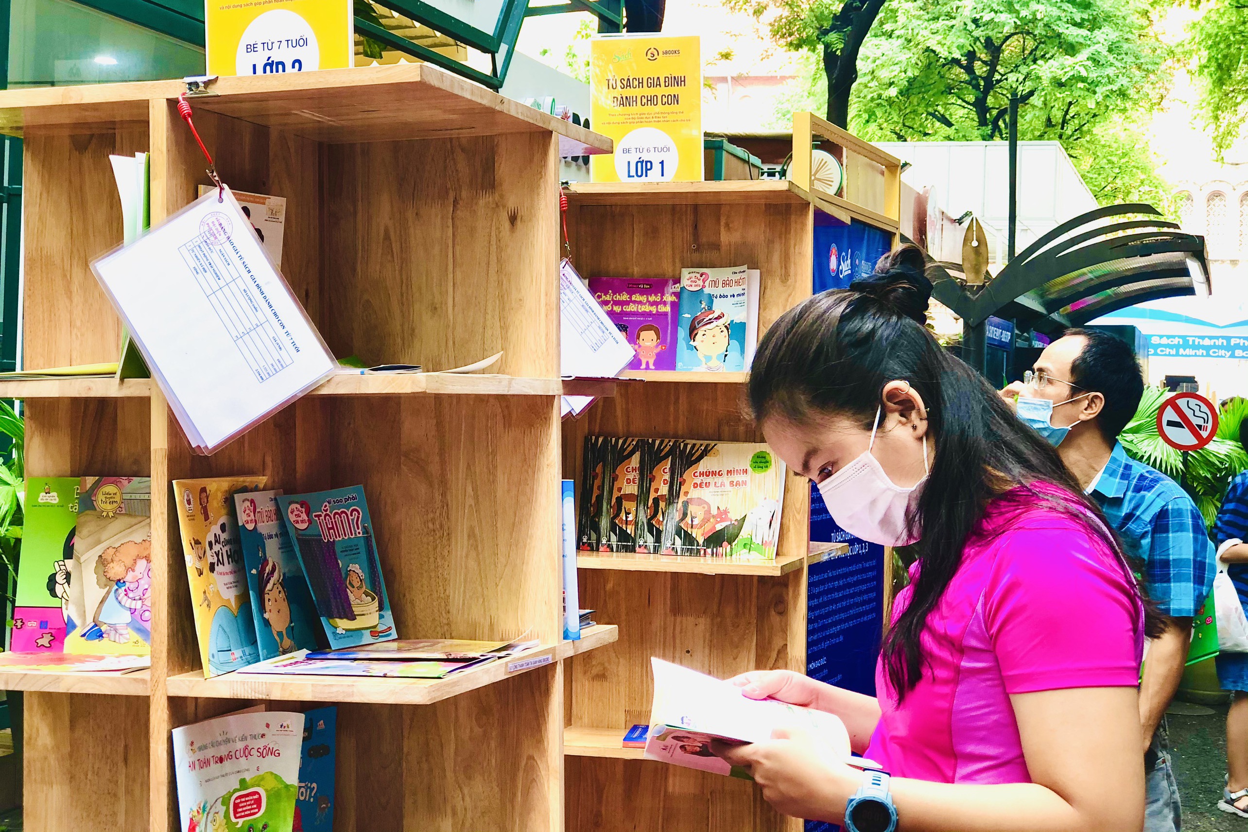 Duong sach TP.HCM anh 7