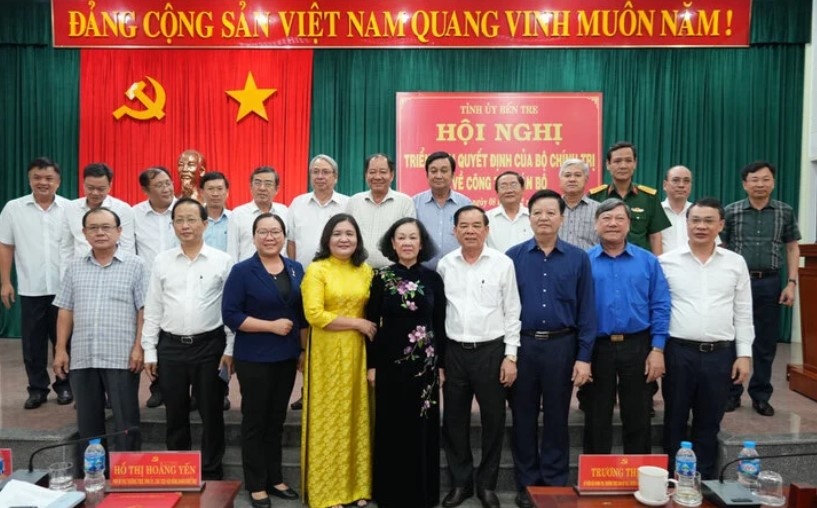 ba Ho Thi Hoang Yen anh 2