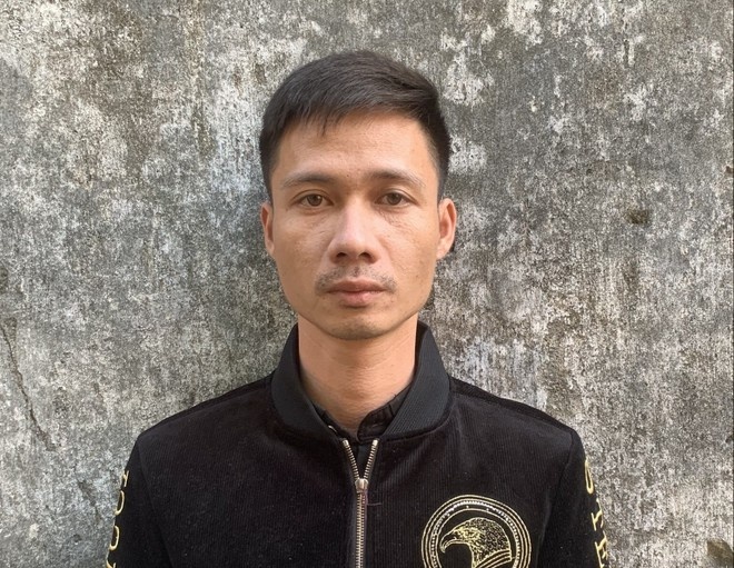 Bat giu 'trum' che tao, mua ban sung san quy mo lon qua Facebook hinh anh