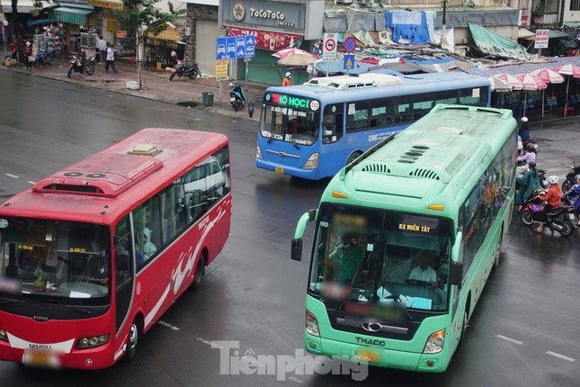 Ben xe mien dong moi anh 1