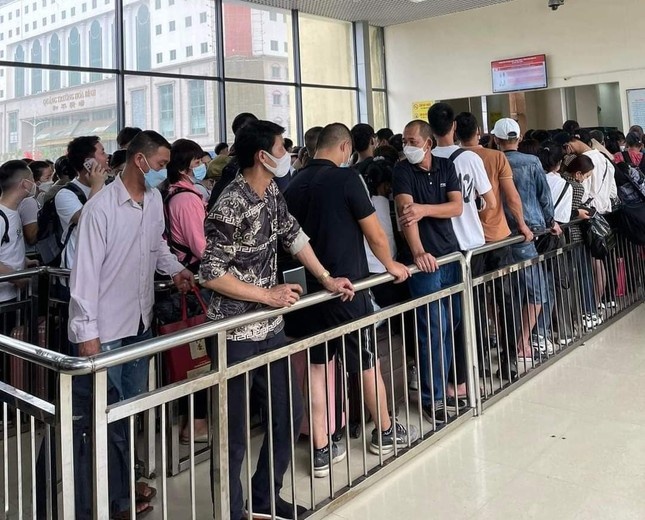 Mot so quy dinh moi tai cua khau quoc te Mong Cai hinh anh