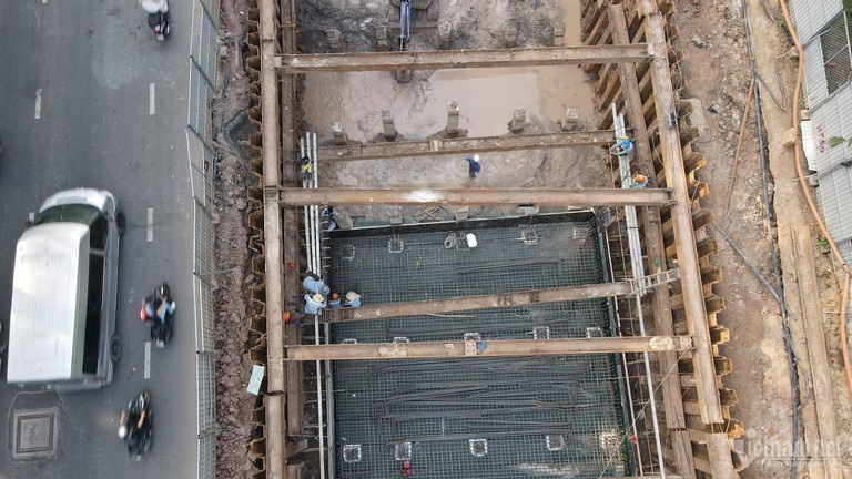 ket xe quanh san bay anh 5