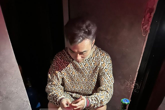 Nhan vien HBG Lounge canh gioi tu dau ngo hinh anh