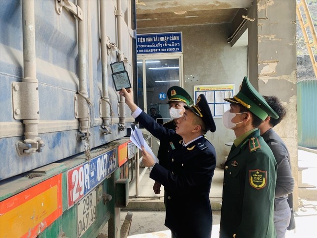 'Song ngam' hang lau o cua khau Cau Treo hinh anh