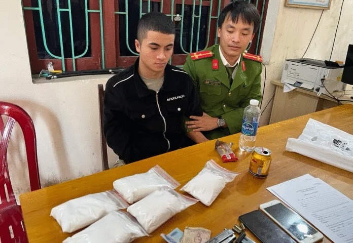 bat sung va ma tuy anh 1