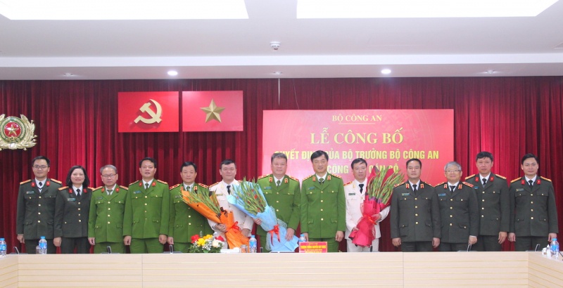 trao quet dinh can bo anh 7