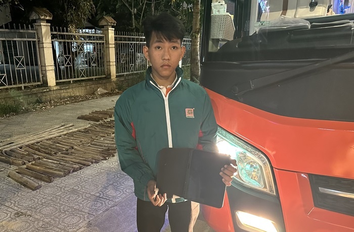 Nhan vien hang xe Phuong Trang trom tai san cua khach hinh anh