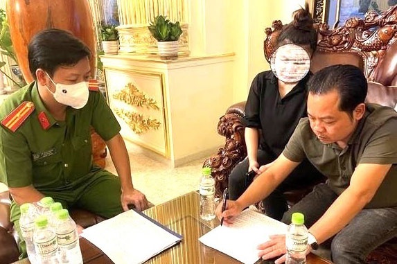 Gia dinh cac nan nhan vu chay quan karaoke yeu cau boi thuong 27 ty hinh anh