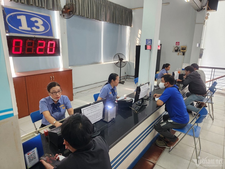 tang ve tau tet anh 1