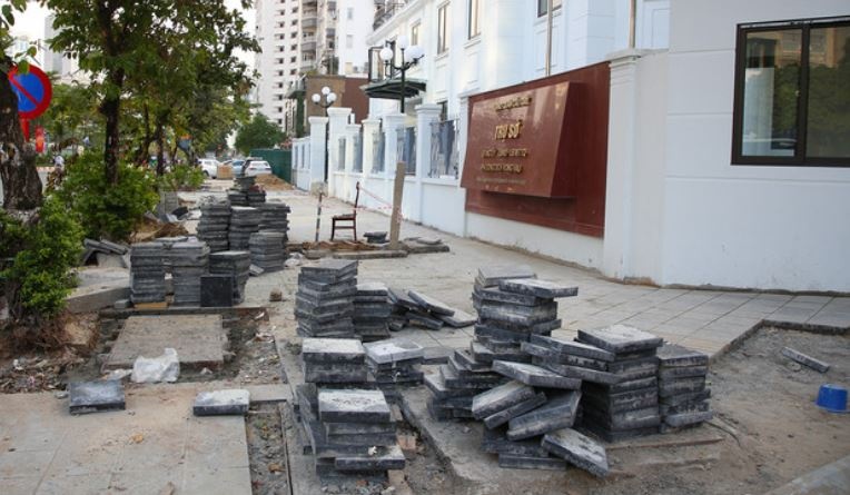 So Xay dung 'bat benh' lat via he o quan Cau Giay, Dong Da hinh anh