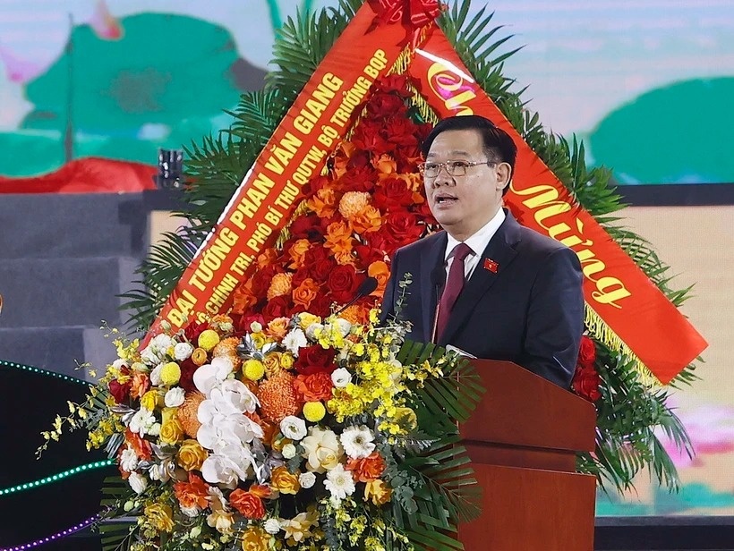 Chu tich Quoc hoi du Le ky niem 60 nam Ngay Bac Ho ve tham Thai Nguyen hinh anh