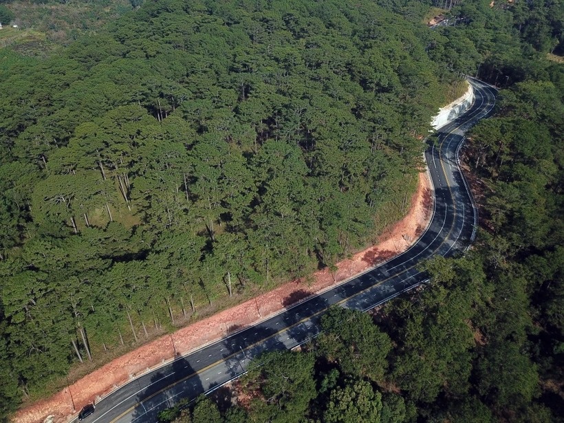 Thong xe tam thoi tuyen duong deo Prenn trong dip Tet Duong lich hinh anh