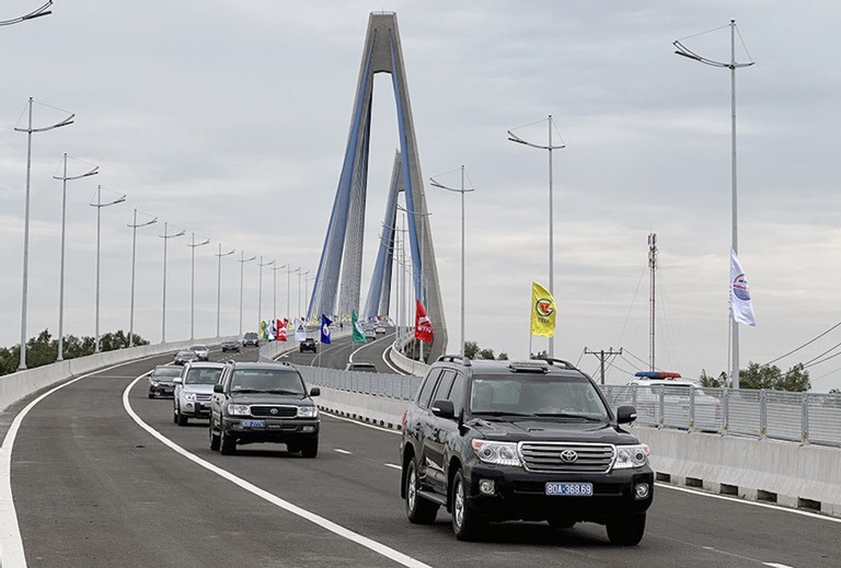 Nhung tuyen cao toc keo cac dia danh ‘xich lai gan nhau' hinh anh