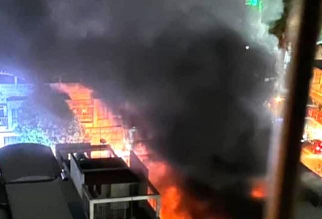 Lua du doi bao trum cua hang phu tung oto sau tieng no lon hinh anh