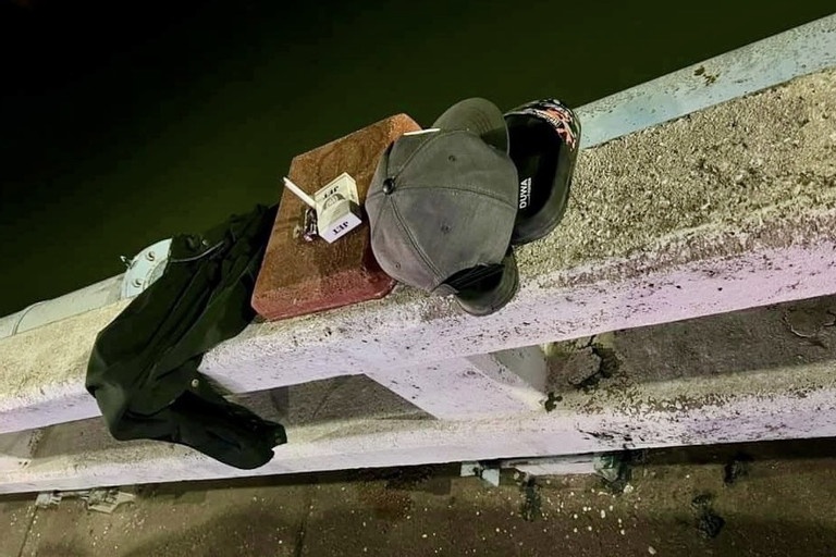 Cuu song nguoi dan ong nhay cau o Dong Nai hinh anh